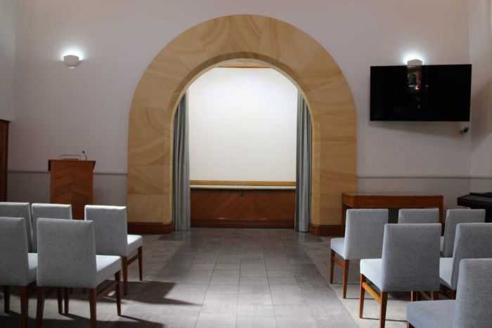 Crematorium chapel image